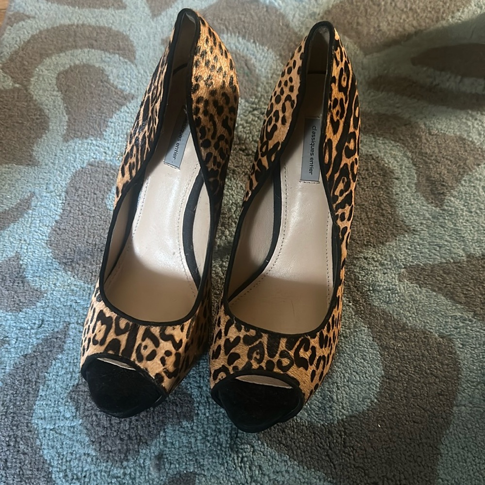 Never worn Classiques Entier leopard pony hair platform shoe